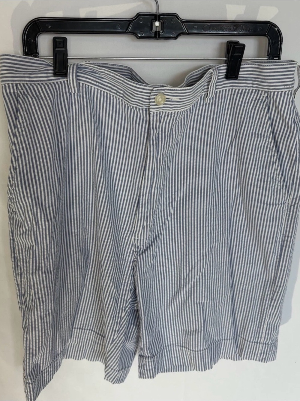 Jos A Bank Men's Stay Cool 100% Cotton Seersucker Shorts Blue White Stripe Sz 36